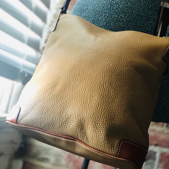 Dooney and Bourke Saffiano leather crossbody - Picture 11 of 12